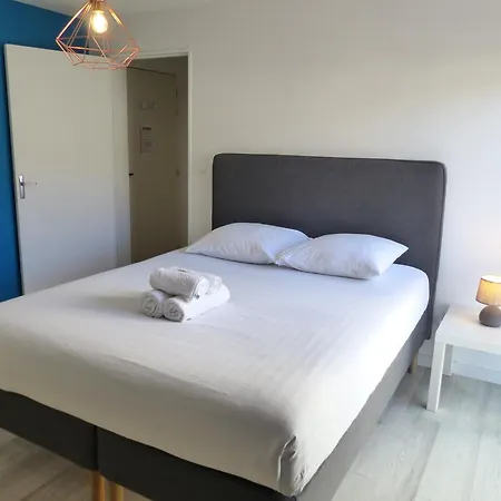 3 Rois - Joli 2 Pers, Place De Parking * Nantes